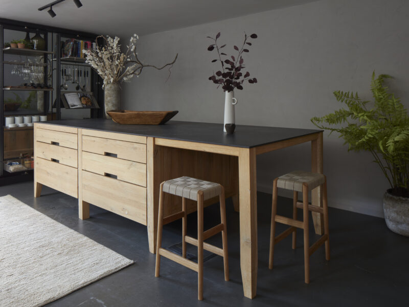 FB1 bench, drawer detail