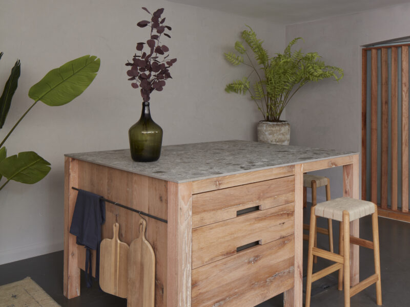 FB3 bench, hanging rail detail