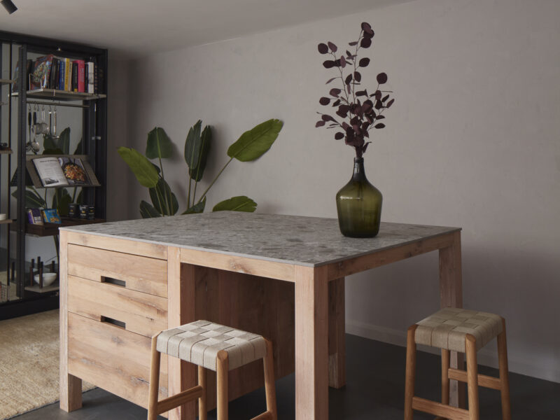 FB3 bench, drawer detail